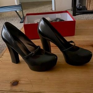 Guess platform maryjane shoes